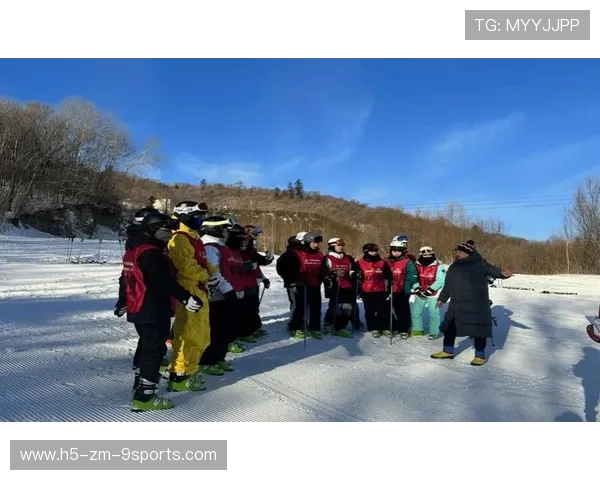 冰雪运动学院完善儿童滑雪安全分级教学法，儿童滑雪课程